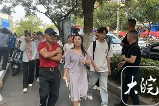 什么趣味？昔日阿尔维斯被女友打屁股？